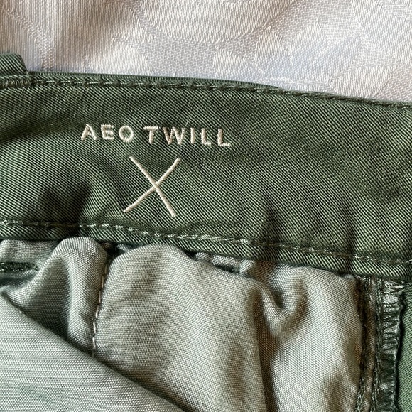 American Eagle green shorts super stretch 2 front pockets and 2 back Sz 6 - Picture 6 of 7